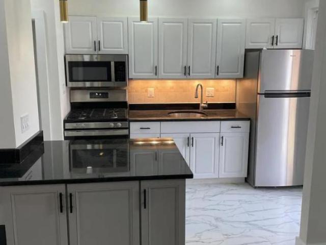 4 bedroom, Washington DC 20019 106112705