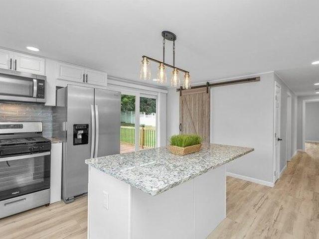 4 bedroom, Webster MA 01570 105427073