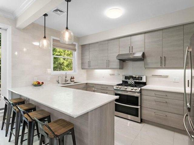 4 bedroom, Weehawken NJ 07086 104947200