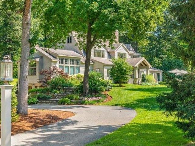 4 bedroom, Wenham MA 01984 105404986