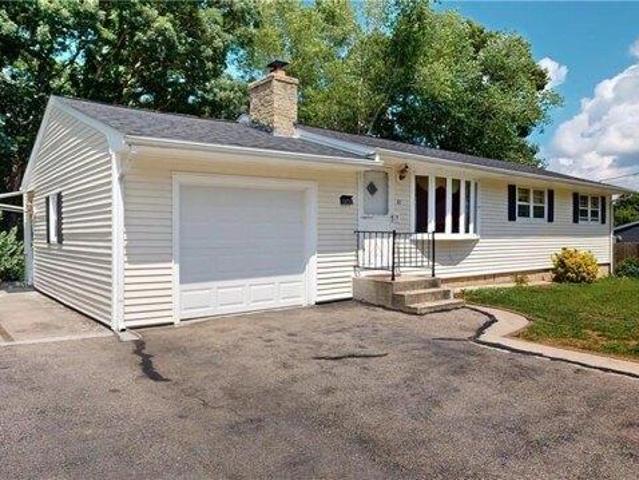 4 bedroom, West Warwick RI 02893 105614764