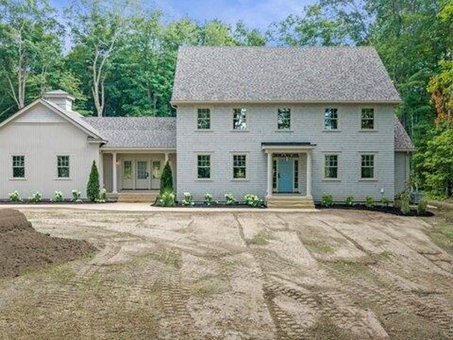 4 bedroom, West Newbury MA 01985 105557278