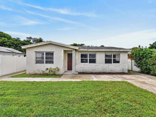 4 bedroom, West Palm Beach FL 33404 105933535