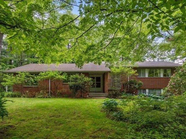 4 bedroom, Weston MA 02493 104539930