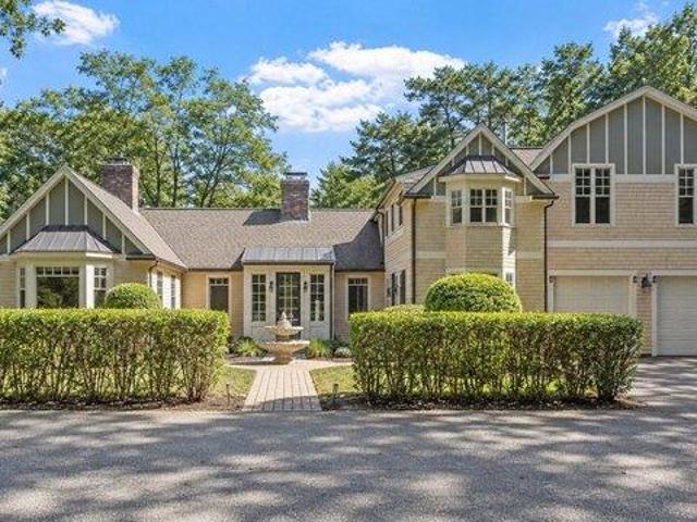4 bedroom, Weston MA 02493 105560738