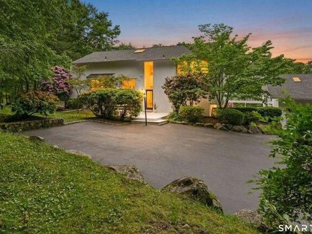4 bedroom, Weston CT 06883 104848582