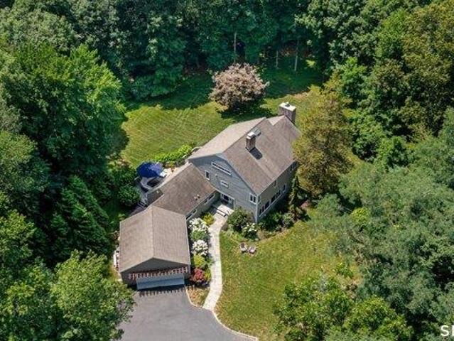 4 bedroom, Weston CT 06883 104831526