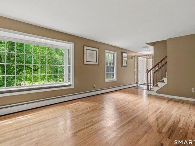4 bedroom, Weston CT 06883 105497951