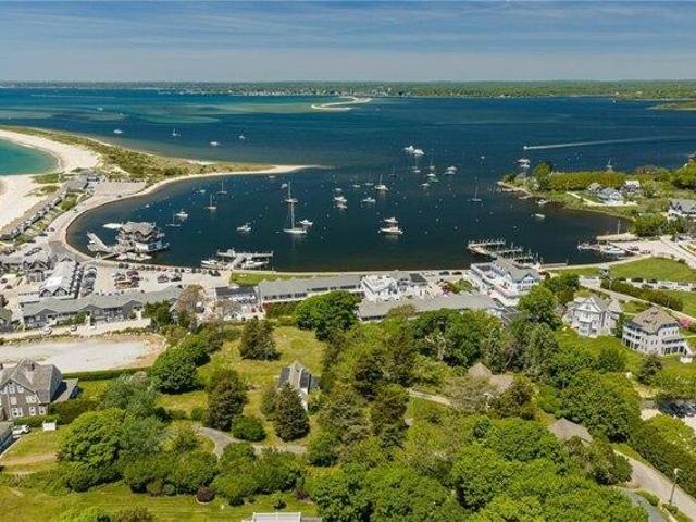 4 bedroom, Westerly RI 02891 105476461