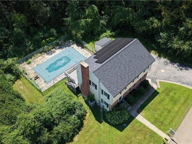 4 bedroom, Westerly RI 02891 105587685