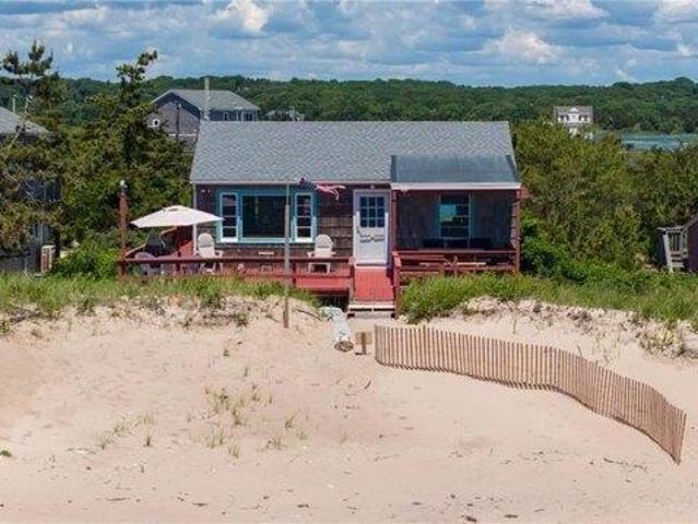 4 bedroom, Westerly RI 02891 105748804