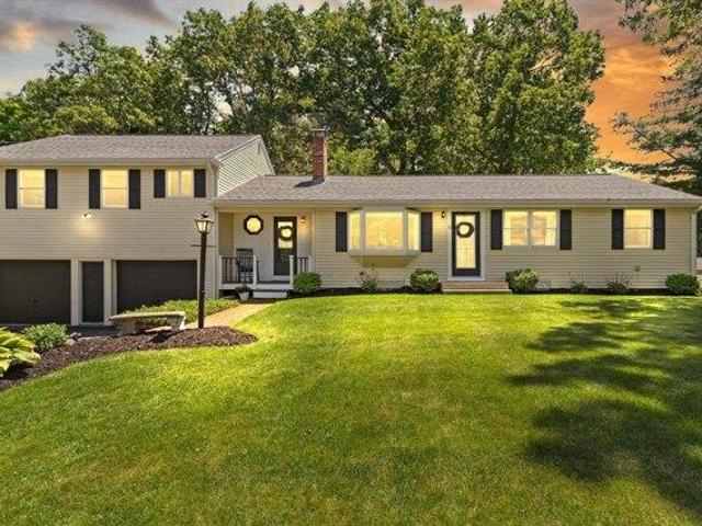 4 bedroom, Westford MA 01886 104296114