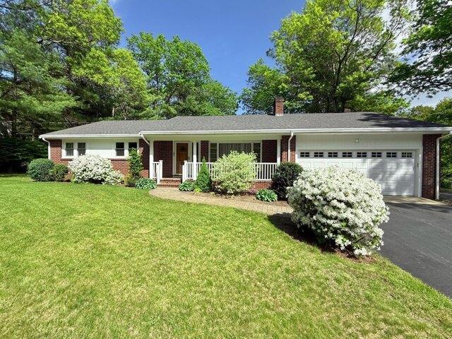 4 bedroom, Westwood MA 02090 105438123