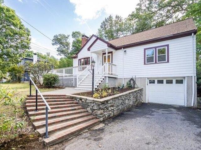 4 bedroom, Westwood MA 02090 106054371