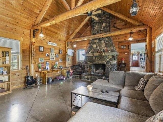 4 bedroom, Wilton ME 04294 105512912