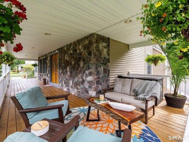 4 bedroom, Windsor CT 06095 105292032