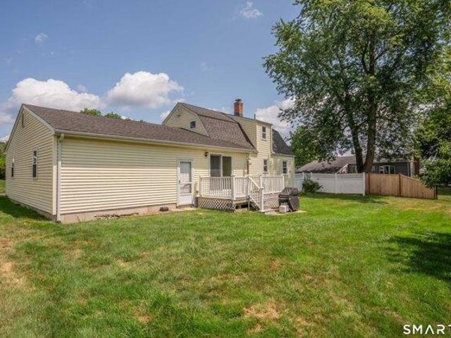 4 bedroom, Windsor Locks CT 06096 105142314