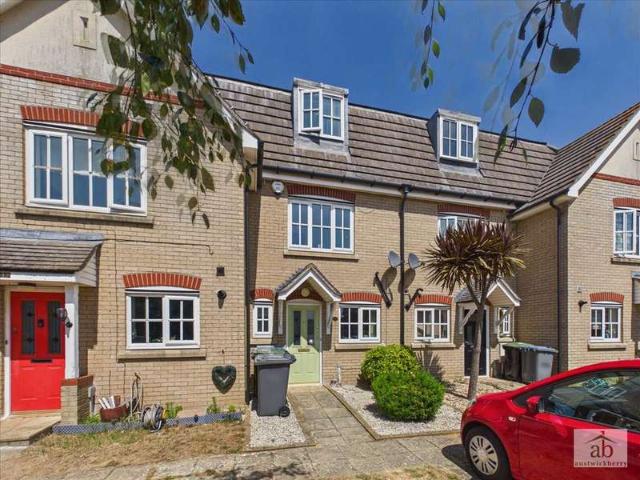 4 Bedroom Town House