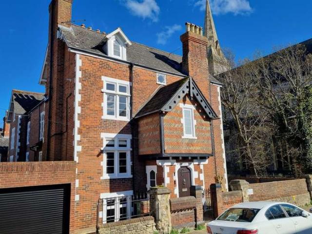 4 Bedroom Town House