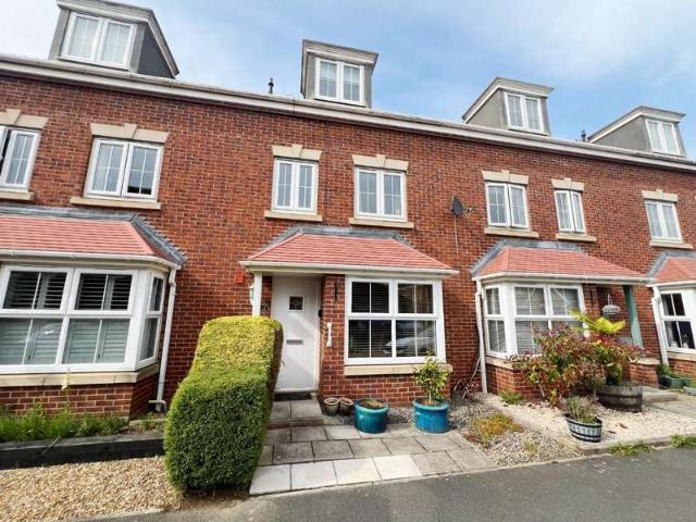 4 Bedroom Town House