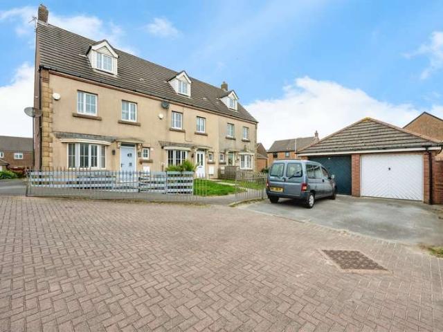 4 Bedroom Town House
