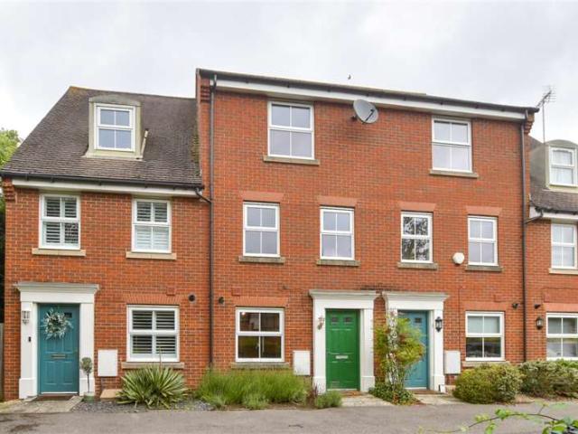 4 Bedroom Town House