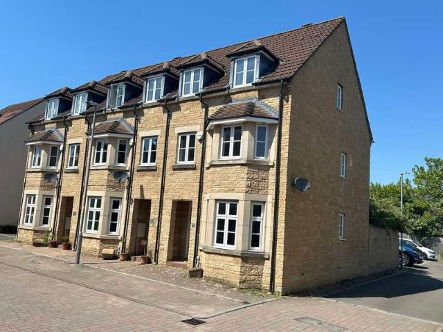 3 Bedroom Town House