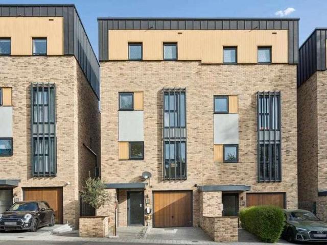 4 Bedroom Town House