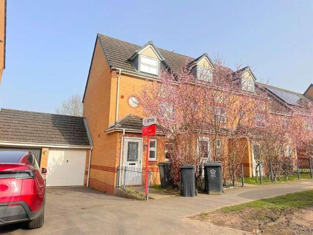 4 Bedroom Town House
