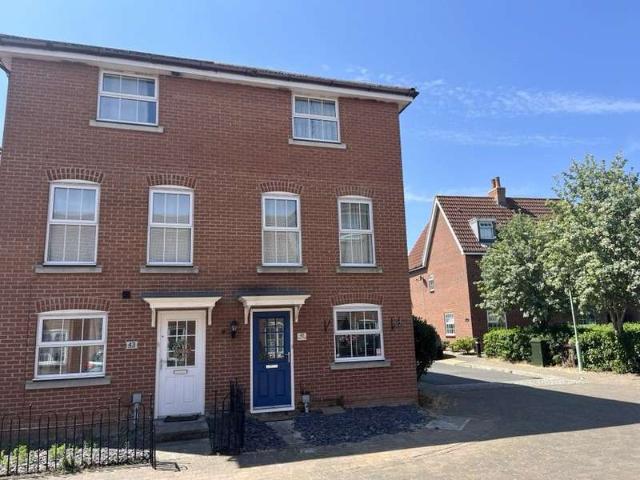 4 Bedroom Town House