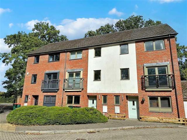 4 Bedroom Town House