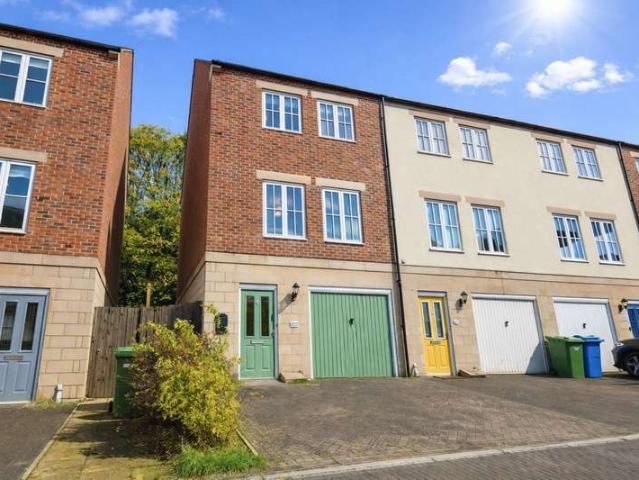 4 Bedroom Town House
