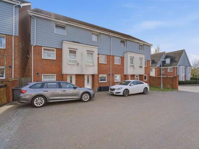 4 Bedroom Town House