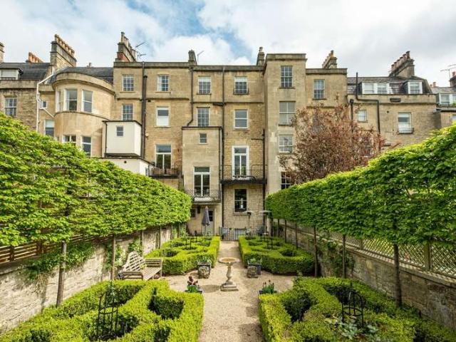 4 Bedroom Town House
