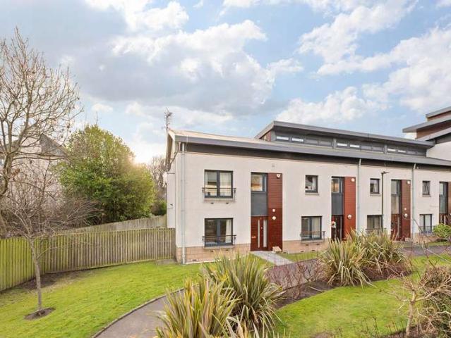 4 Bedroom Town House
