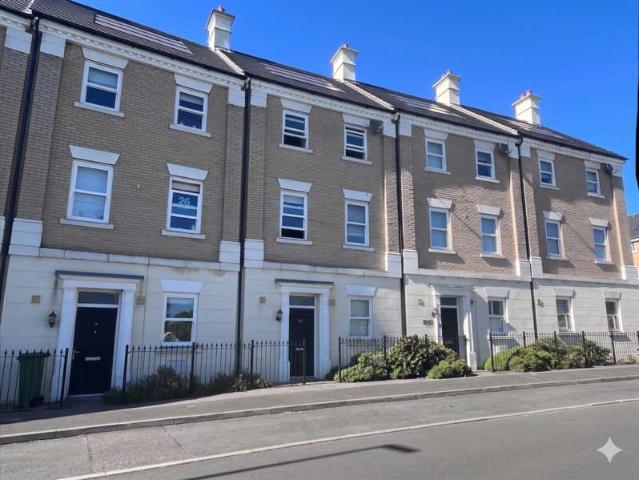 4 Bedroom Town House