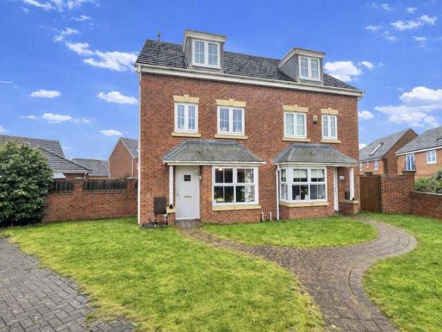 4 Bedroom Town House
