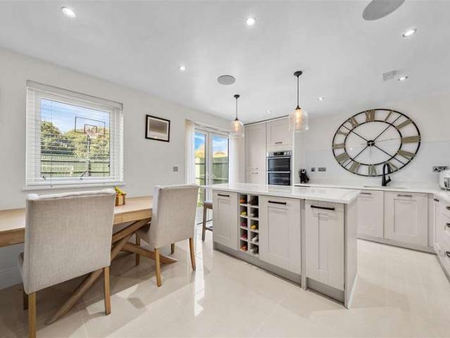 4 Bedroom Town House
