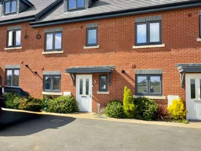 4 Bedroom Town House