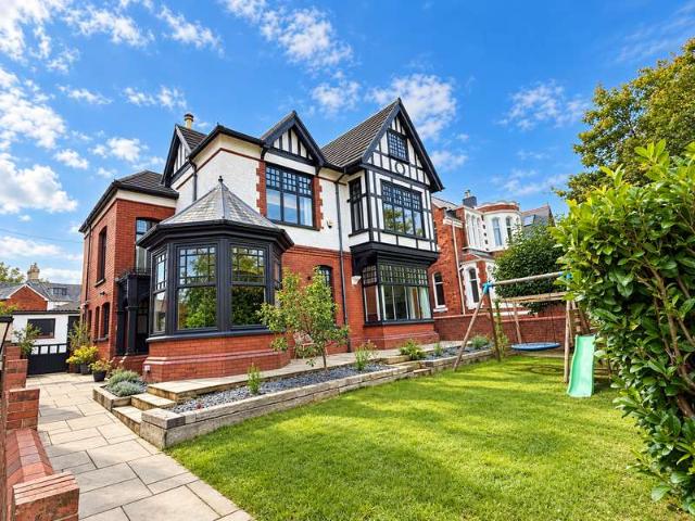 4 Bedroom Town House
