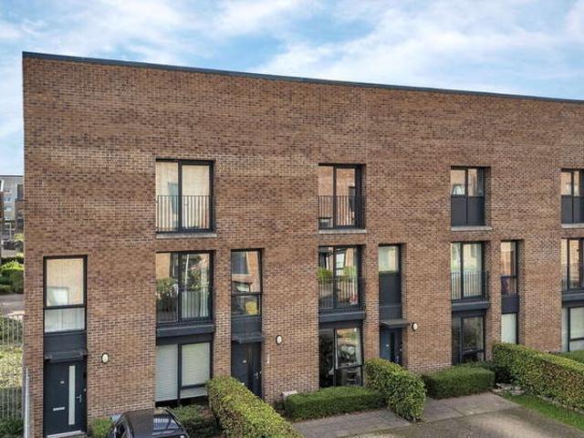 4 Bedroom Town House