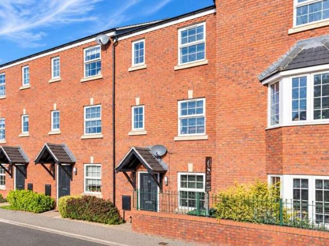 4 Bedroom Town House