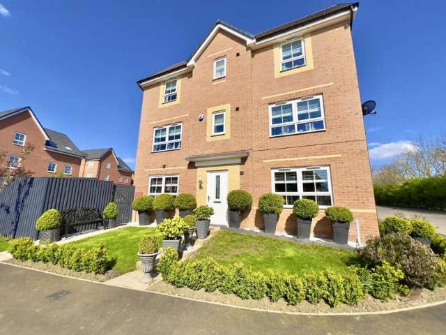 4 Bedroom Town House