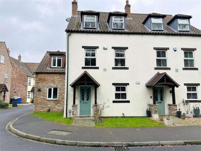 4 Bedroom Town House