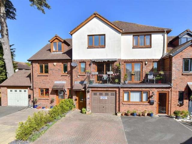 4 Bedroom Town House