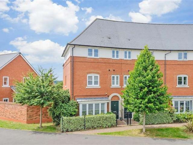 4 Bedroom Town House
