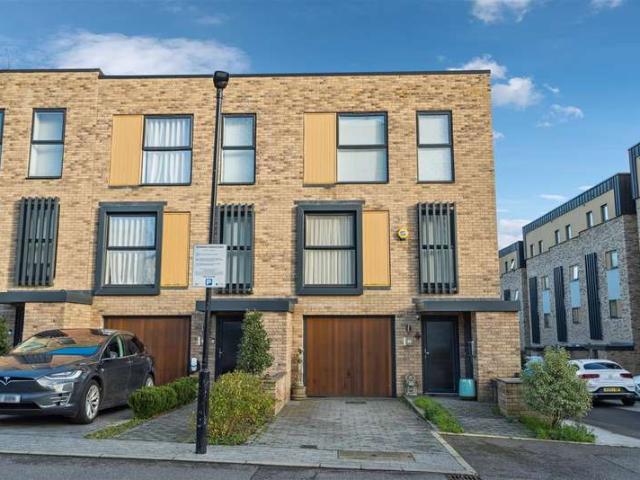 4 Bedroom Town House