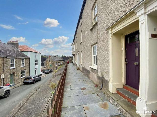4 Bedroom Town House