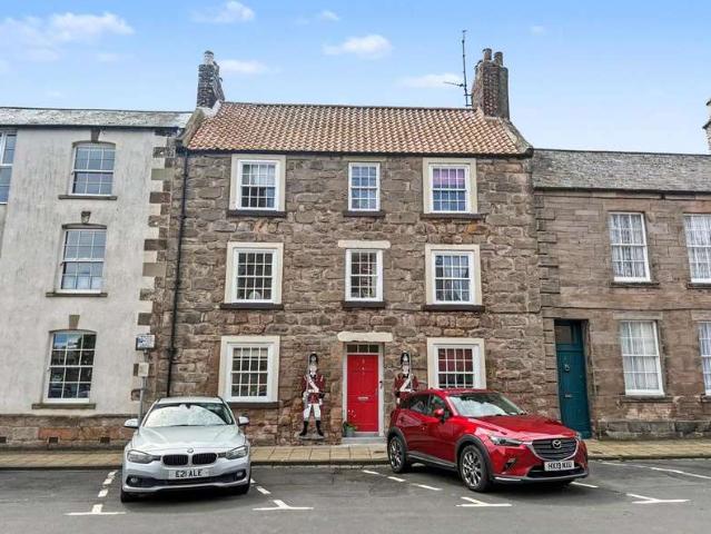 4 Bedroom Town House