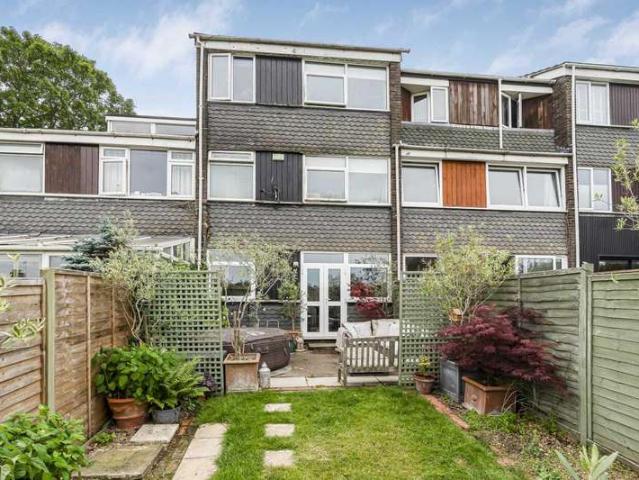 4 Bedroom Town House